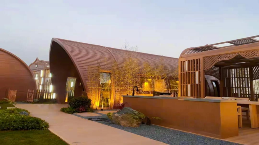 2.援建的萬(wàn)安縣百美村宿